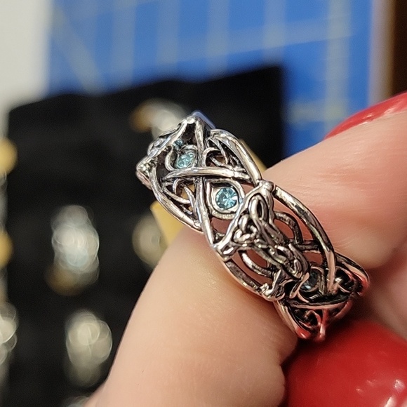 Silver Twisted Tone Aquamarine Faux Light Blue 1/4" Width Band - Picture 2 of 2